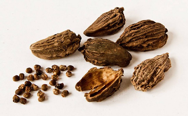Black Cardamom - Buy Online Australia | Om Spice & Grocery
